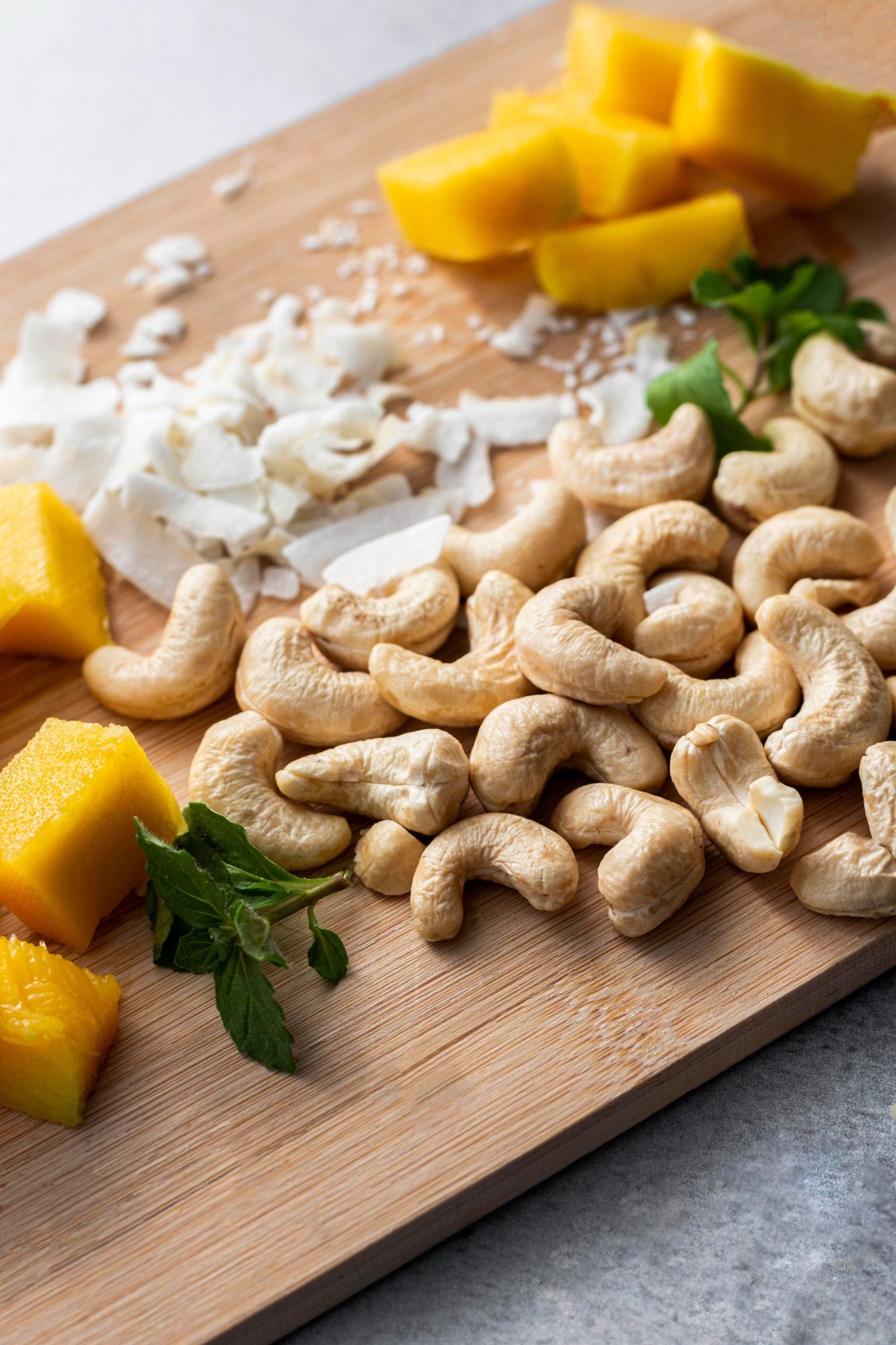 natural cashews for energy
