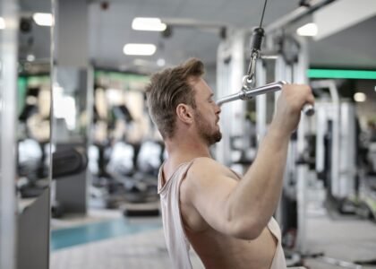 Lat Pulldown Machine