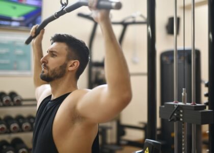 Lat Pulldown Machine